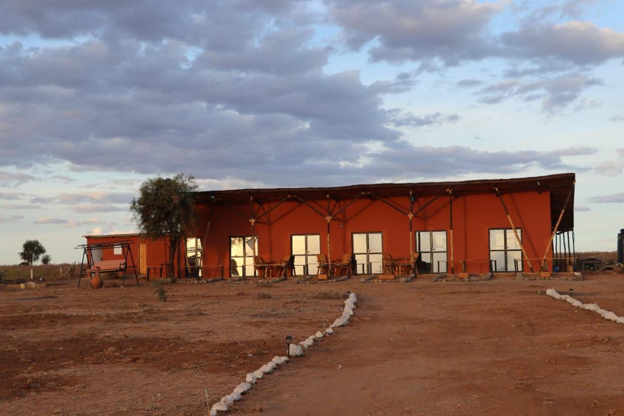 Amboseli Redhouse Apartment Luaran gambar