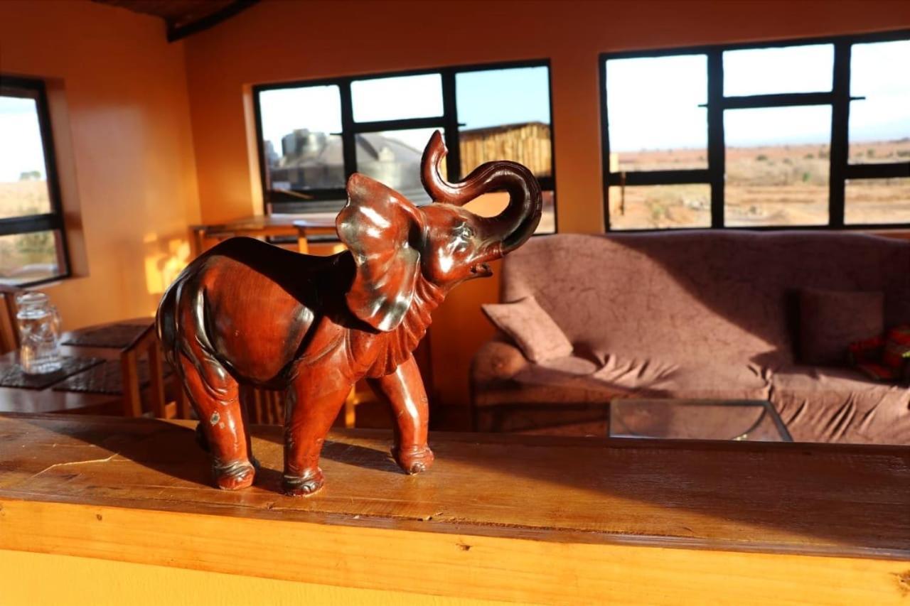 Amboseli Redhouse Apartment Luaran gambar