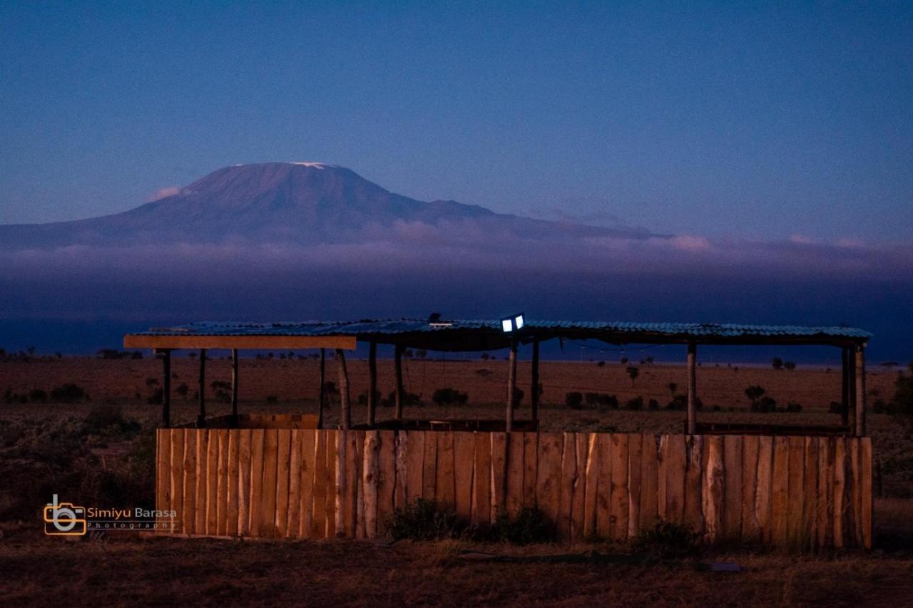 Amboseli Redhouse Apartment Luaran gambar