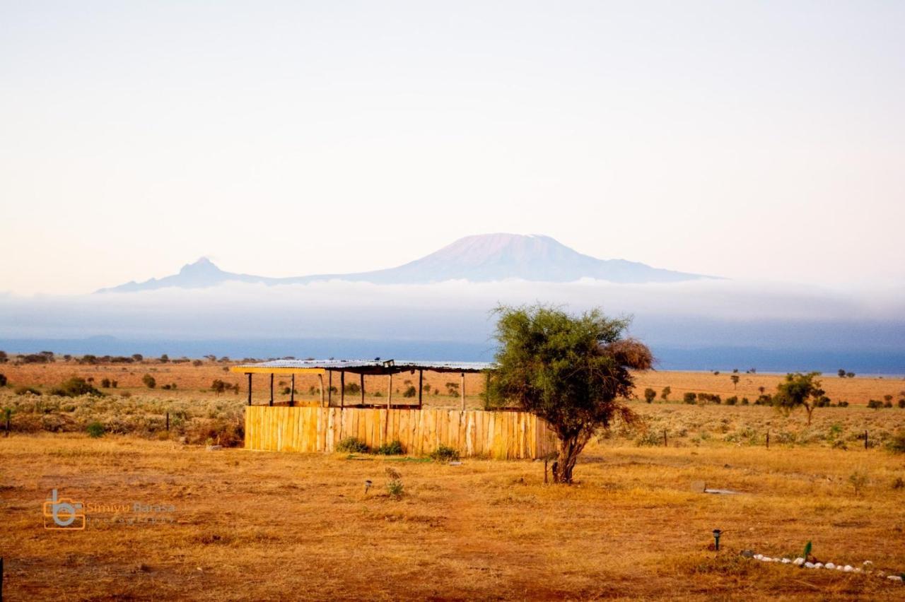 Amboseli Redhouse Apartment Luaran gambar